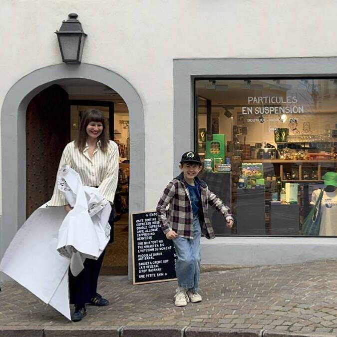 Cully - Boutique, café, kiosque - Particules en suspension