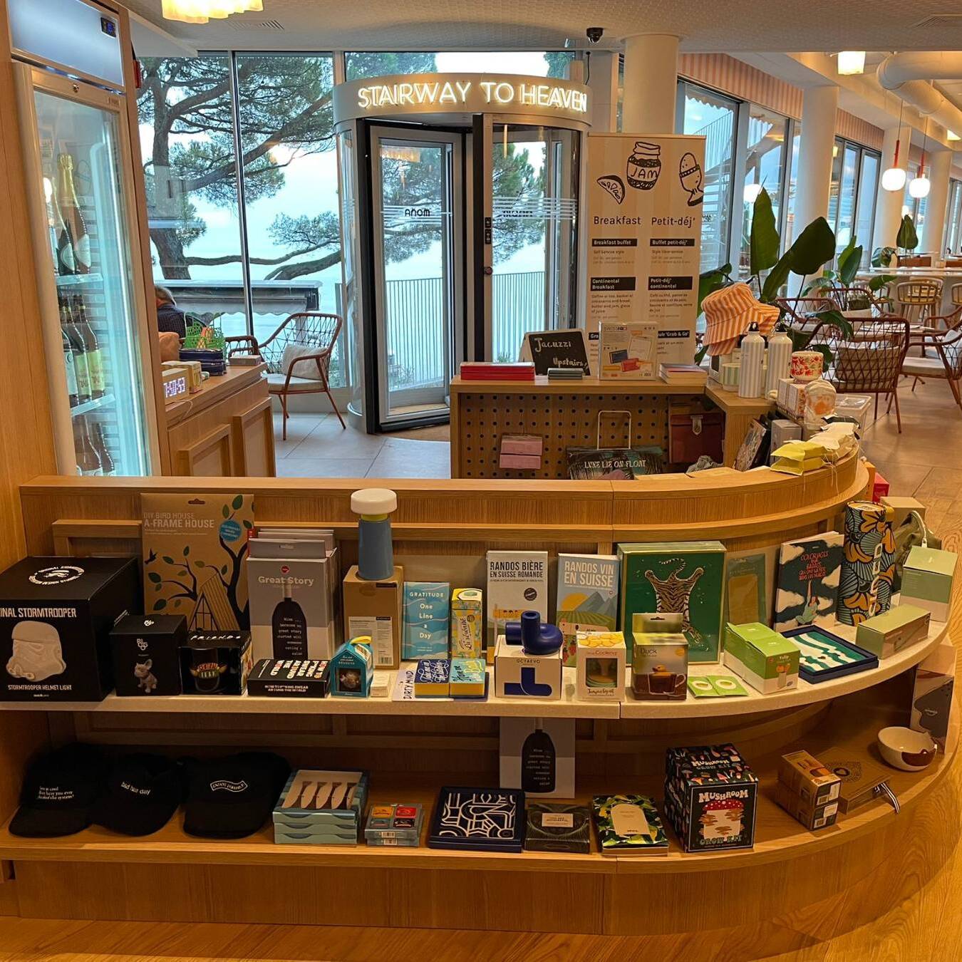 Hotel Mona - Shop-in-shop - Boutique - Particules en suspension